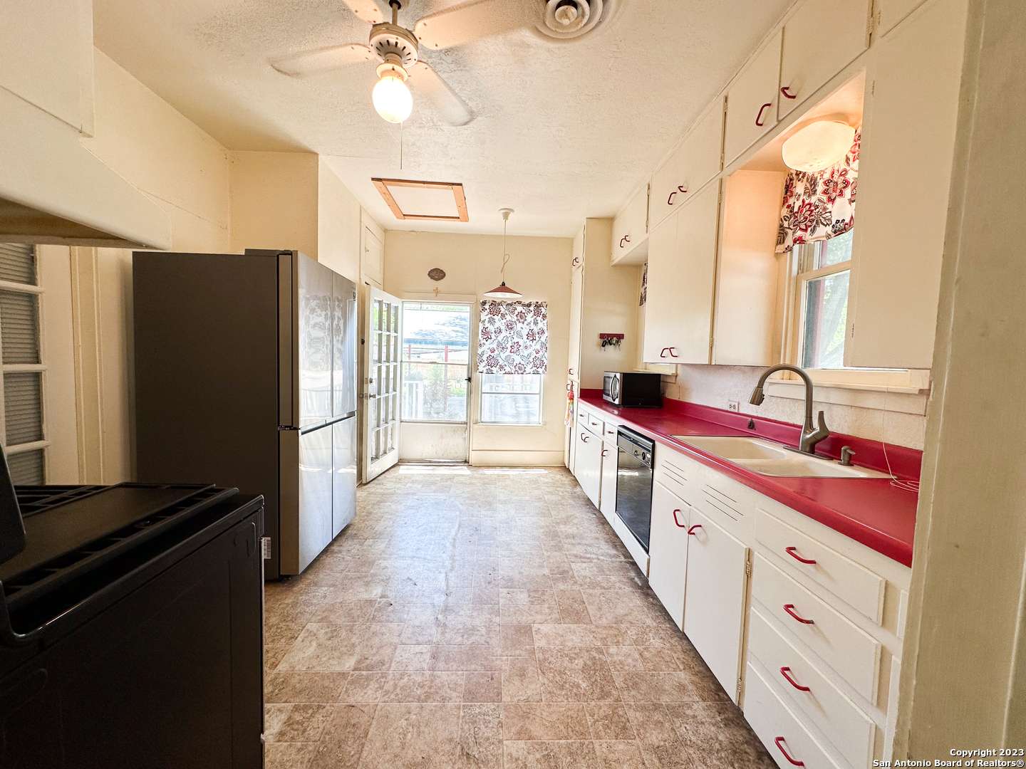 Hondo, TX 78861-2314,1509 21ST ST
