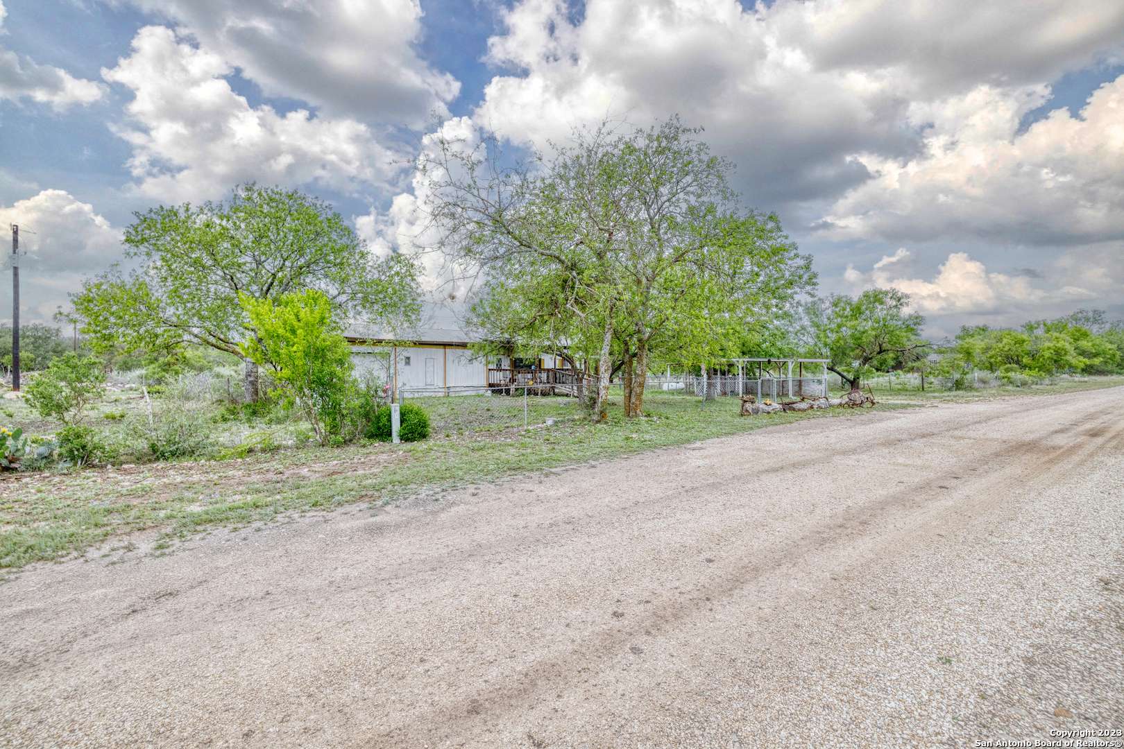 Uvalde, TX 78801,64 Quail Circle