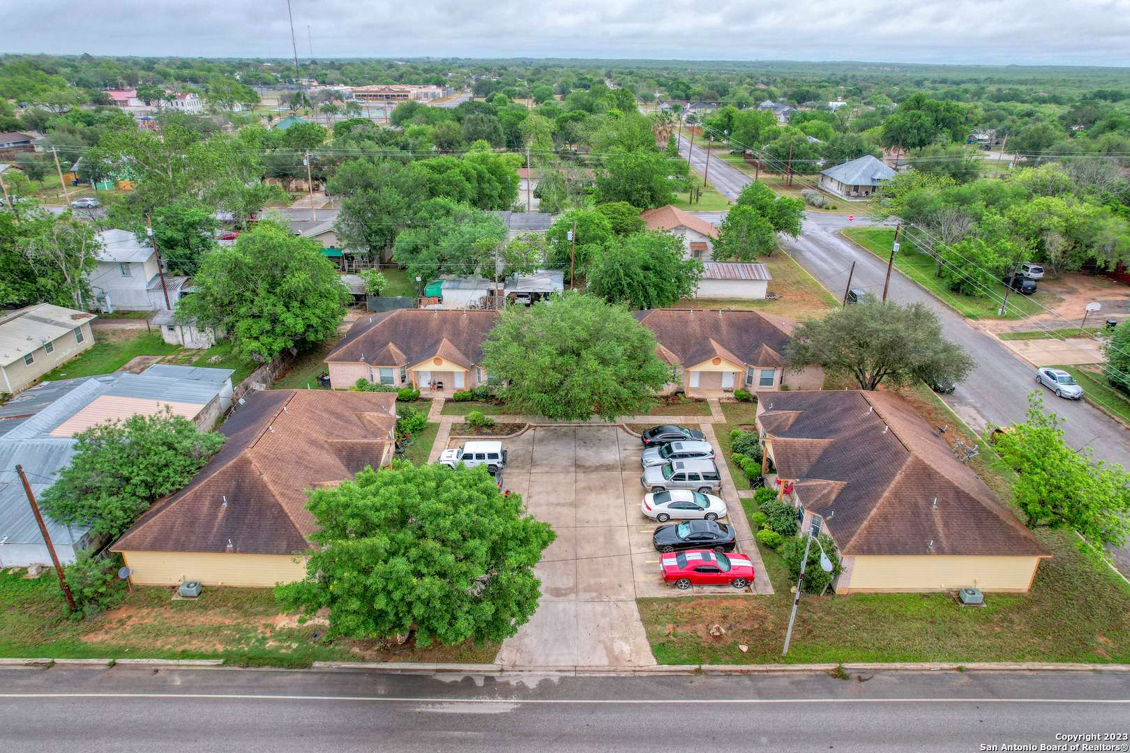 Pearsall, TX 78061,622 Oak St