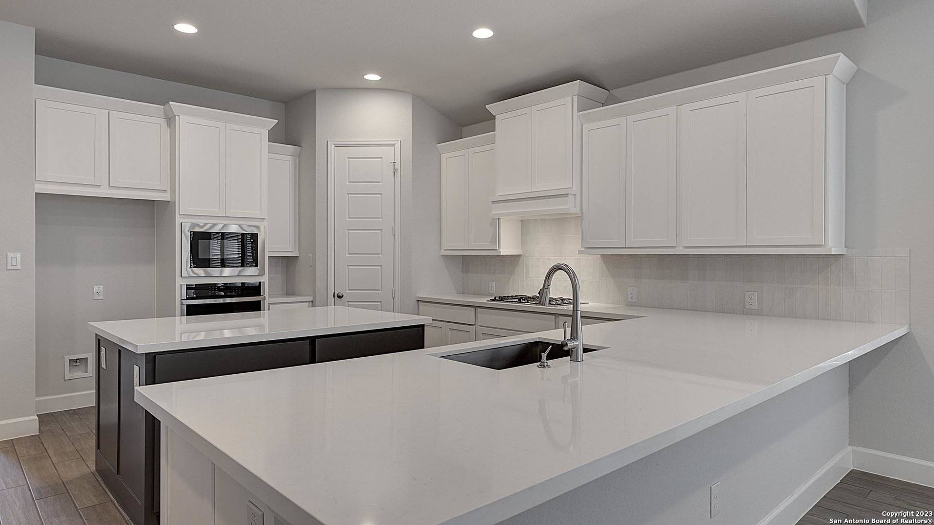 Boerne, TX 78006,242 Navarro