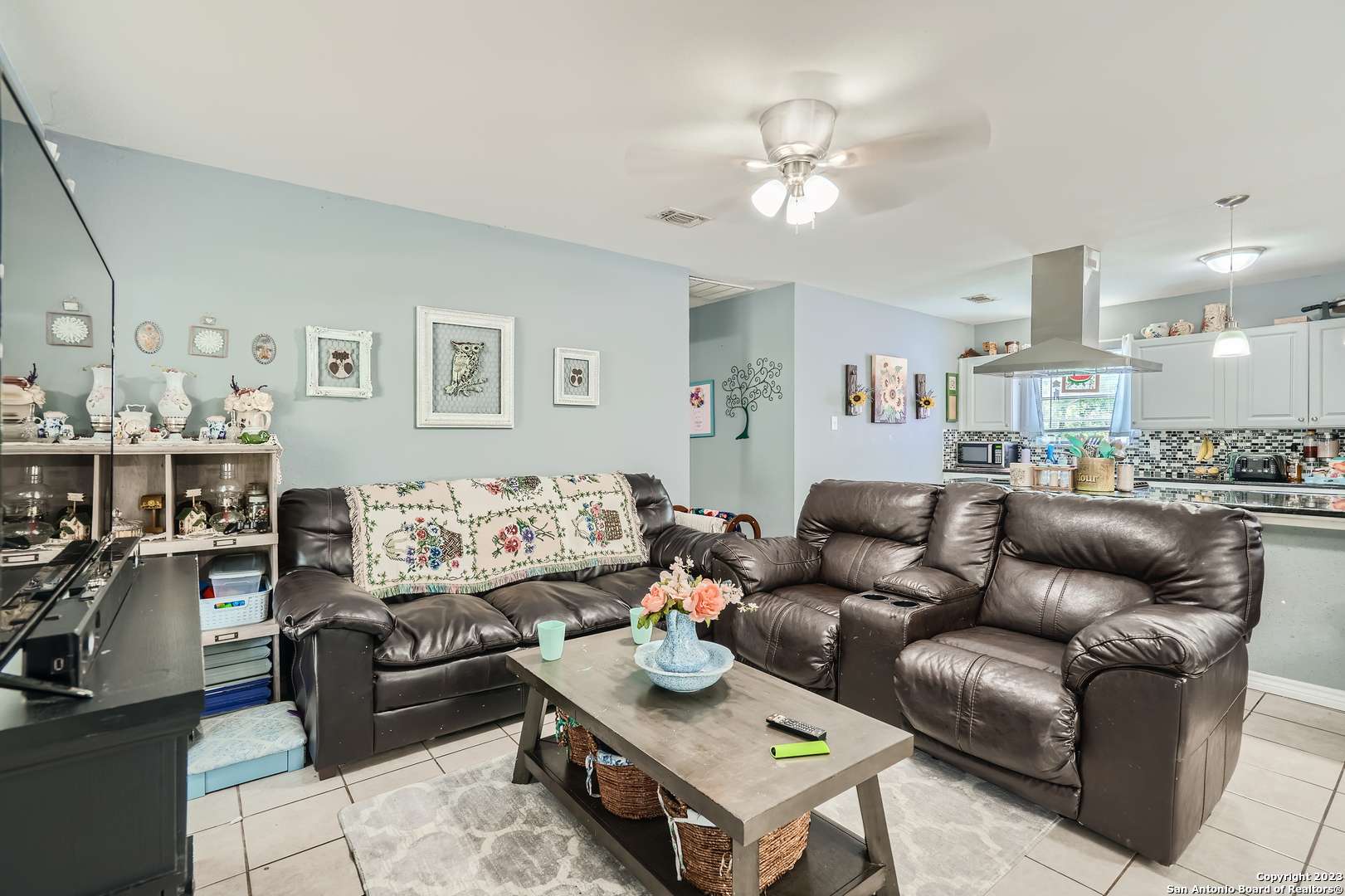 Universal City, TX 78148-4121,218 Northview Dr