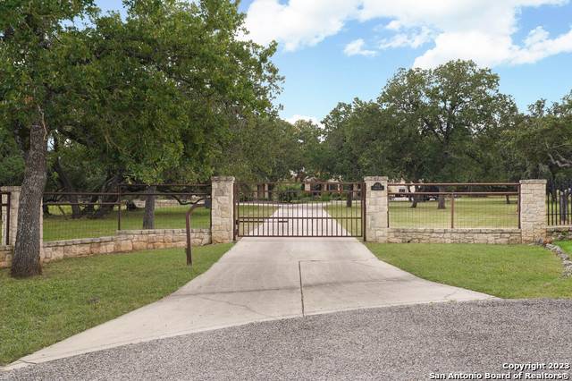 Boerne, TX 78015-8359,603 SANDY OAKS DR