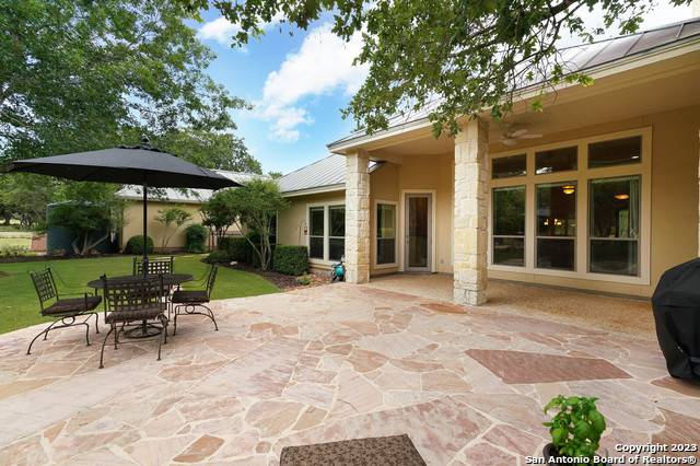 Boerne, TX 78015-8359,603 SANDY OAKS DR