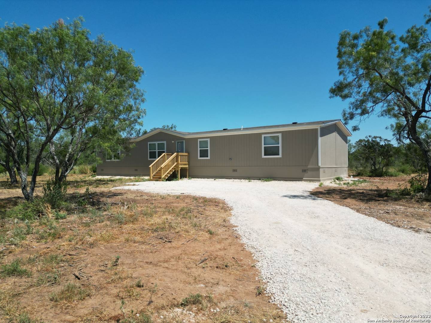 Yancey, TX 78886,702 County Road 741