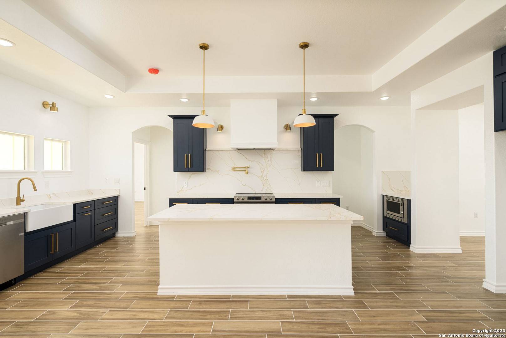 Atascosa, TX 78207,141 Flor del Sol St