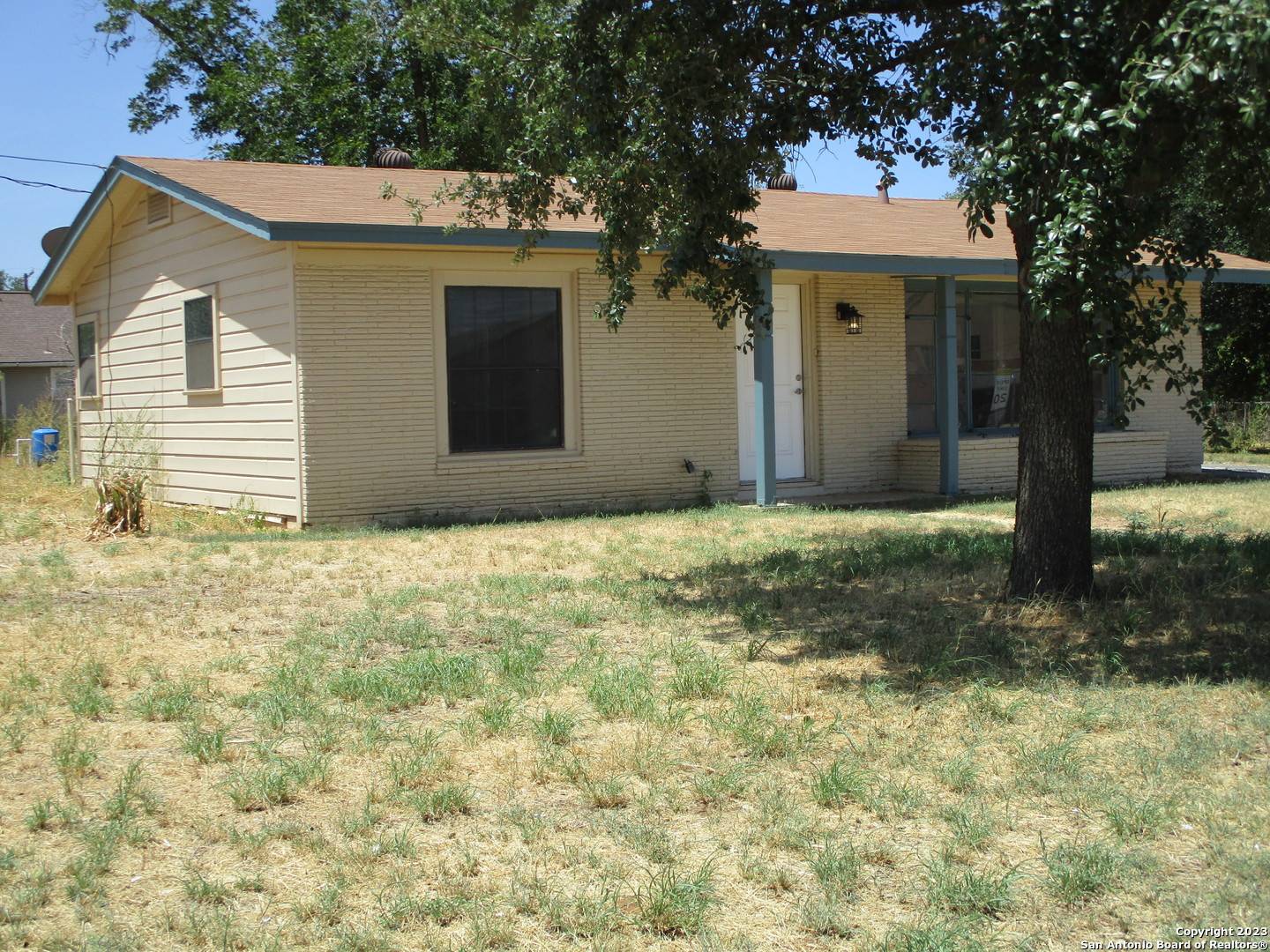 Pearsall, TX 78061,820 Alabama St