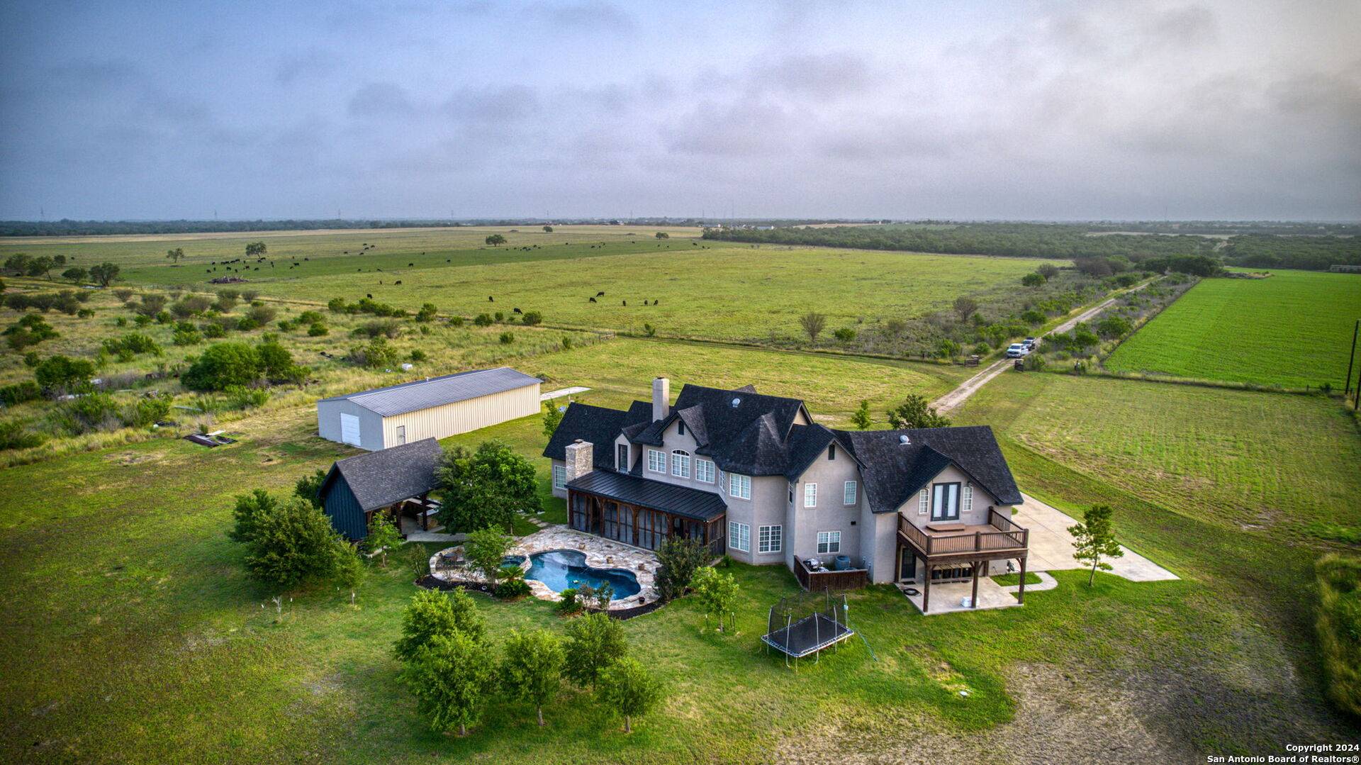 Floresville, TX 78114-5151,2538 COUNTY ROAD 223