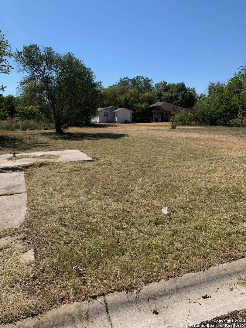 Seguin, TX 78155,413 BENBO ST