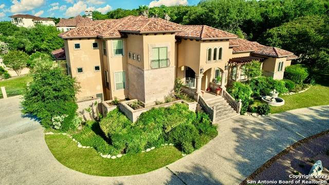 San Antonio, TX 78257-1236,33 VINEYARD DR