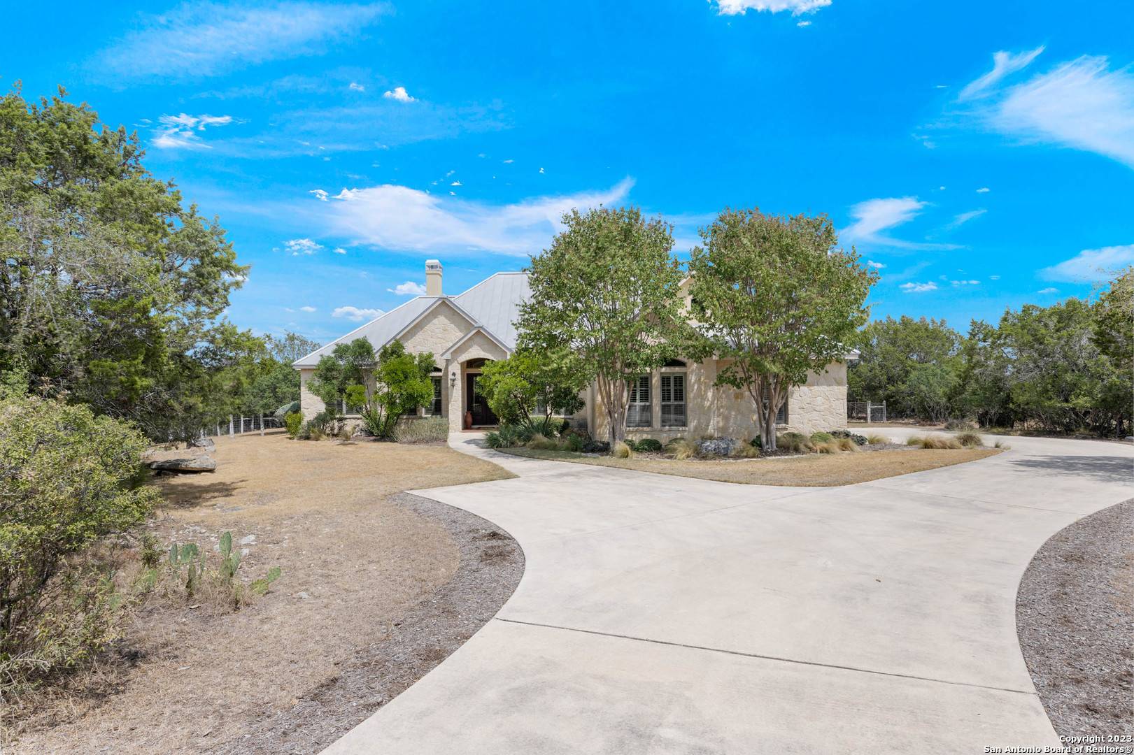 Boerne, TX 78006-4221,235 SANTA FE TRAIL