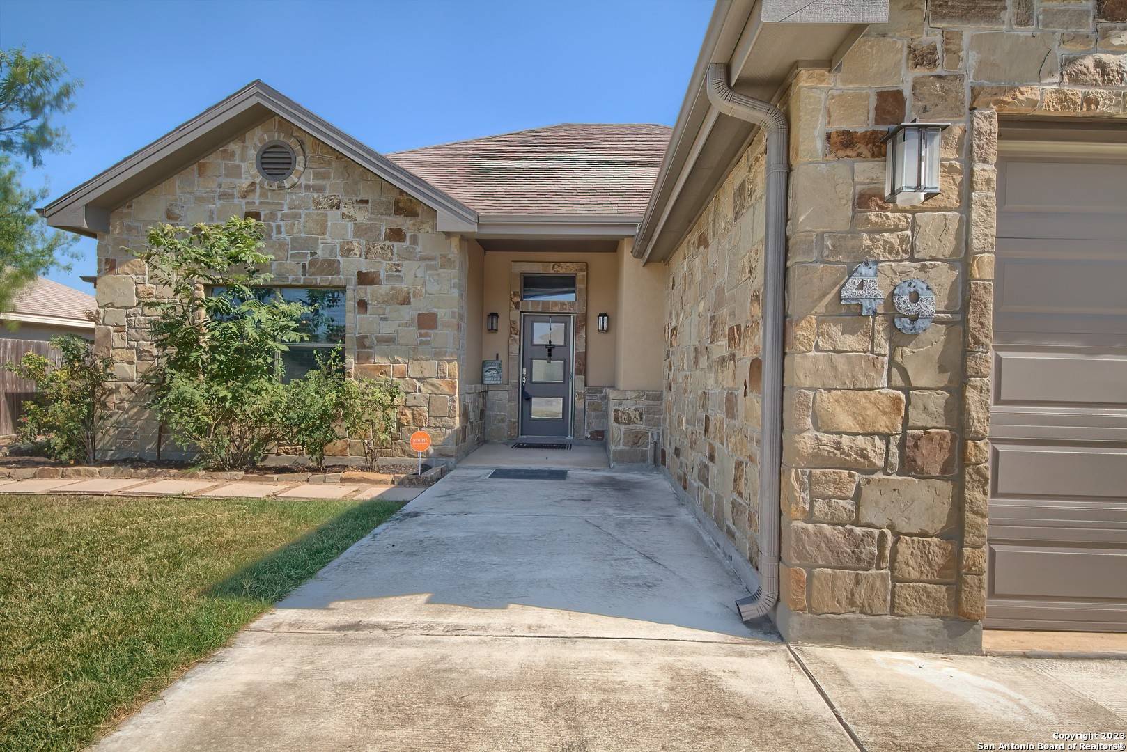 Uvalde, TX 78801,49 Garza Ct