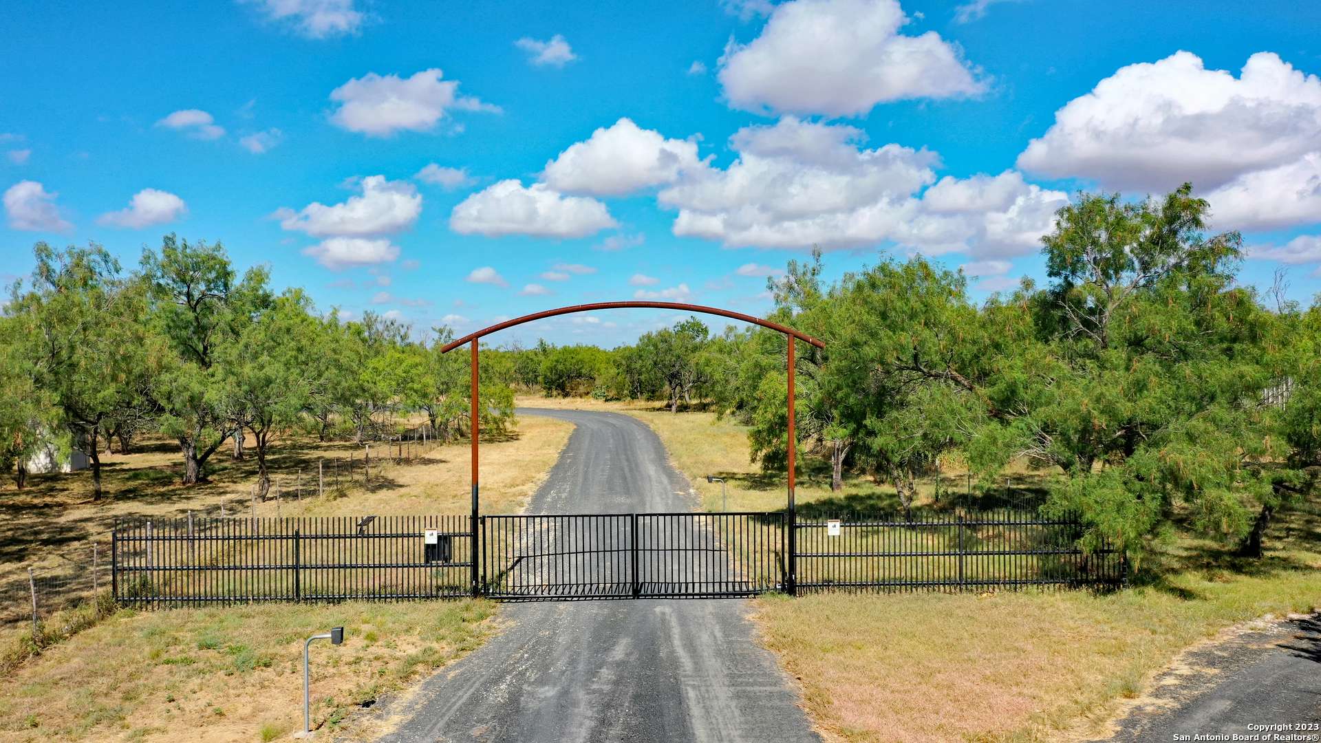 Sabinal, TX 78881,1066 RANCH RD HIGHWAY 187