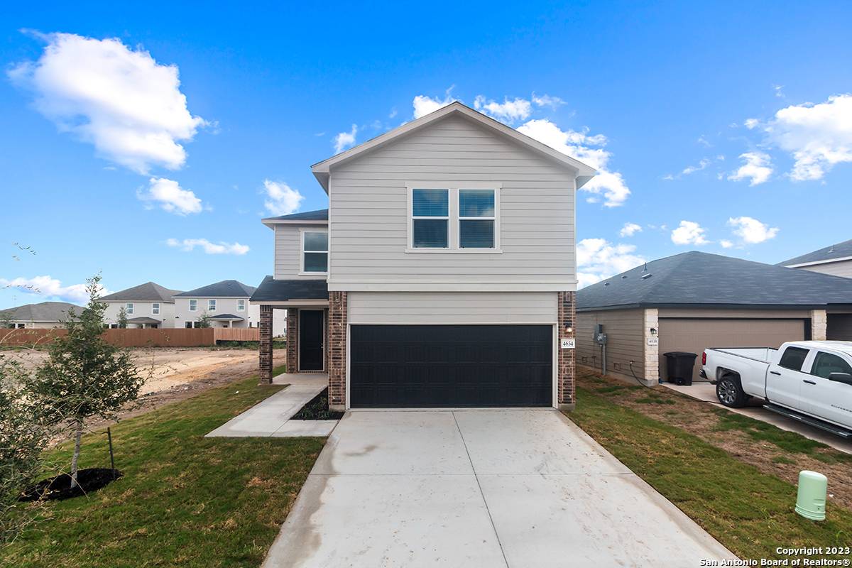 Von Ormy, TX 78073,4634 NIGHTSTAR DR