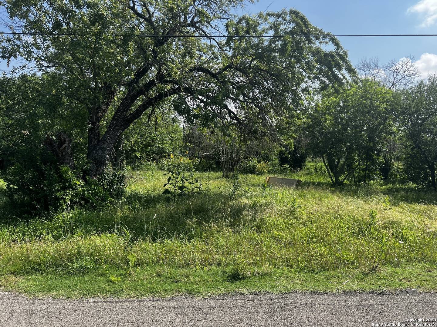 San Antonio, TX 78220,438 HAMPTON ST