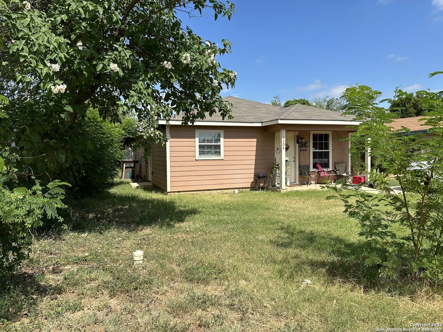 Carrizo Springs, TX 78834-1733,1206 8TH ST