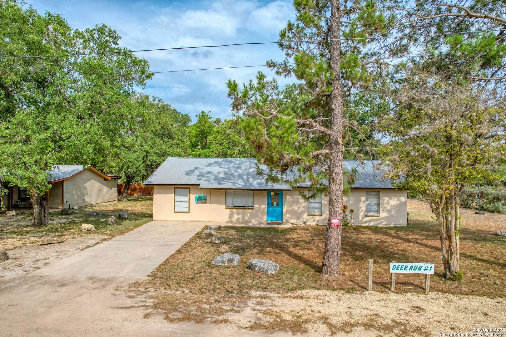 Concan, TX 78838,100 Pineview