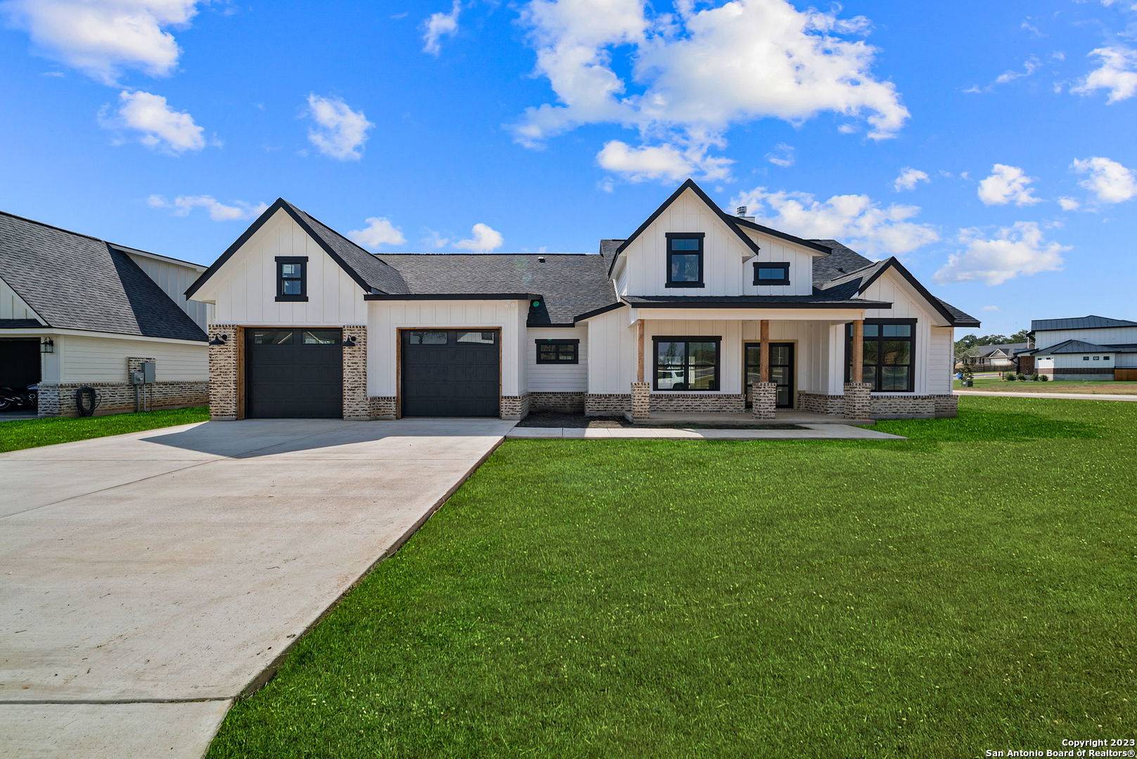 La Vernia, TX 78121,100 Magnolia Cir E