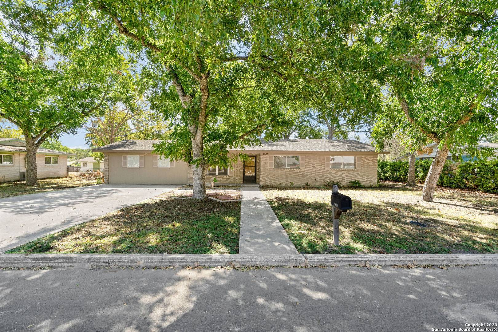 New Braunfels, TX 78130-3436,1236 Rivercrest Dr