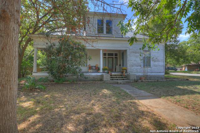 Lockhart, TX 78644,326 Hackberry St