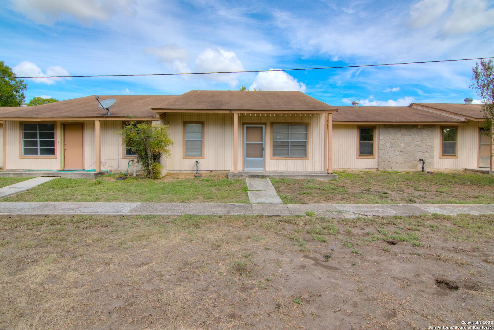 Seguin, TX 78155,1051 Country Club Dr UNIT D-14