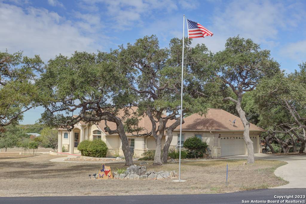 New Braunfels, TX 78132-5203,330 BROOKHOLLOW