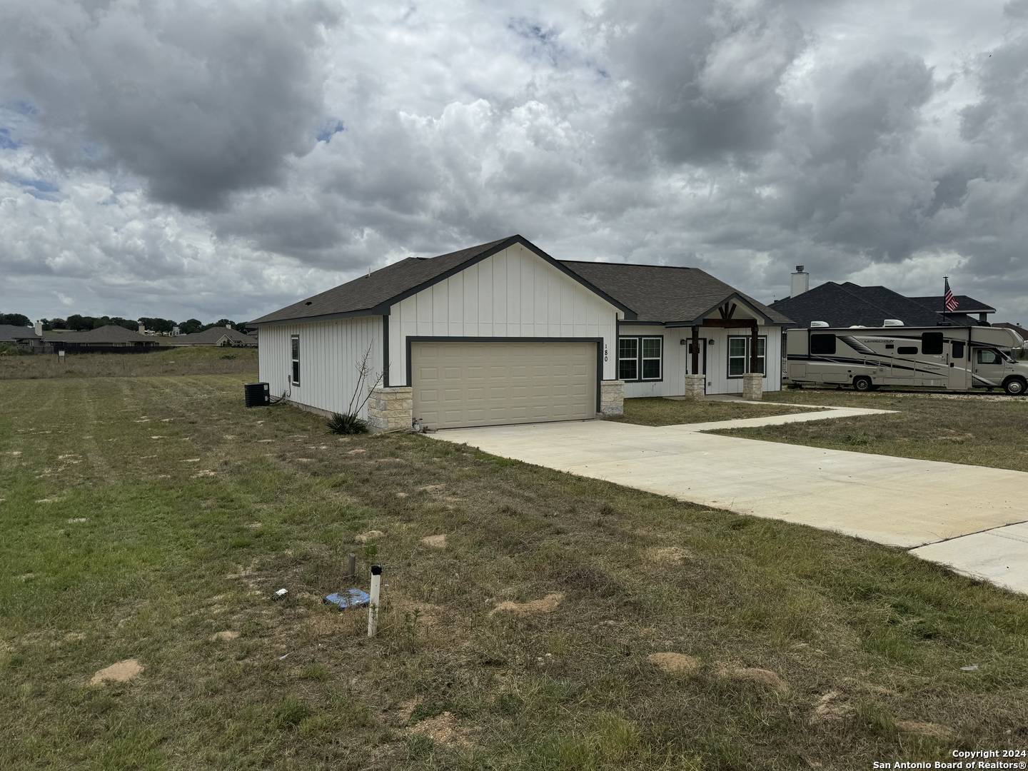 La Vernia, TX 78121,180 TURNBERRY