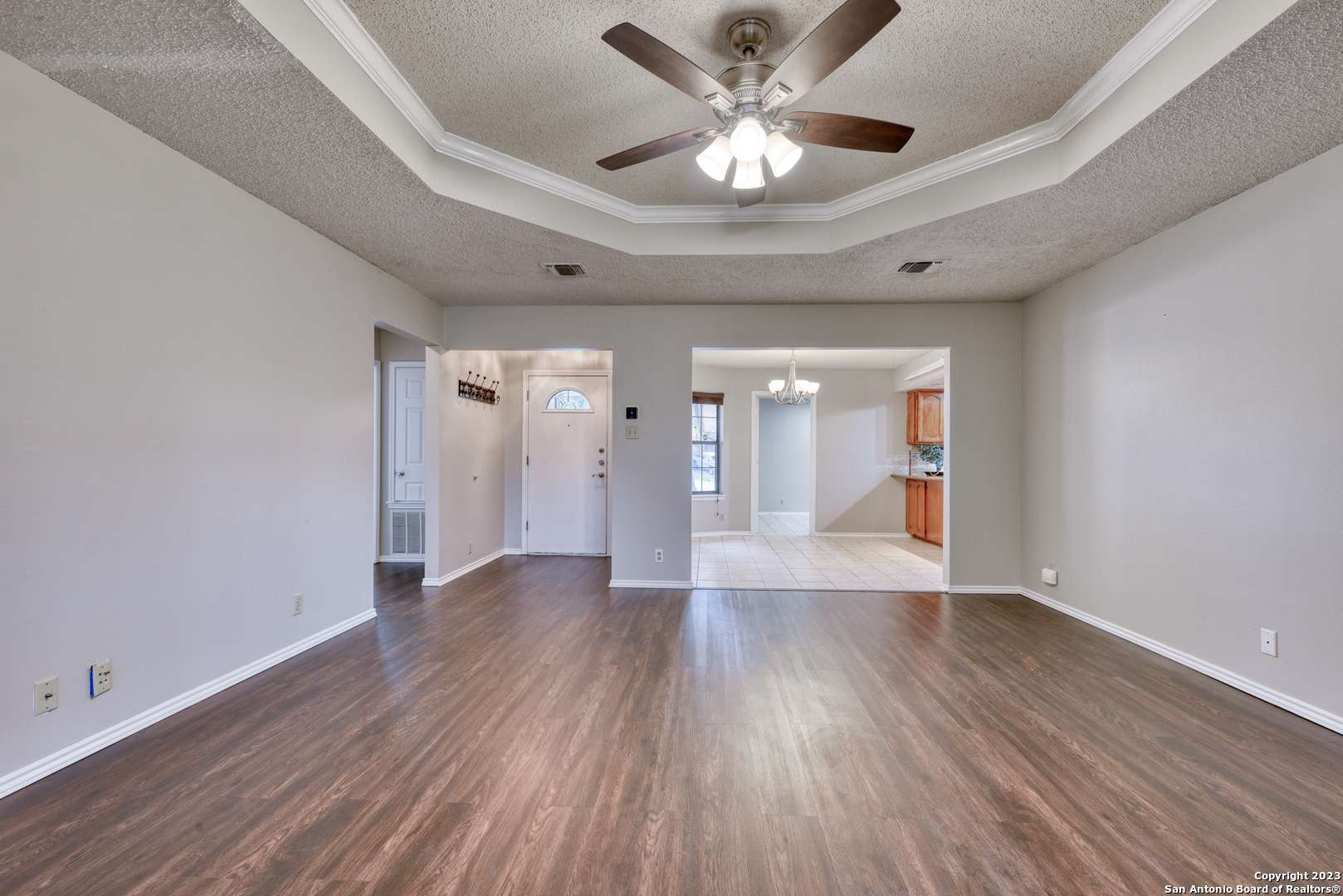 Universal City, TX 78148-3639,424 WAGON Crossing