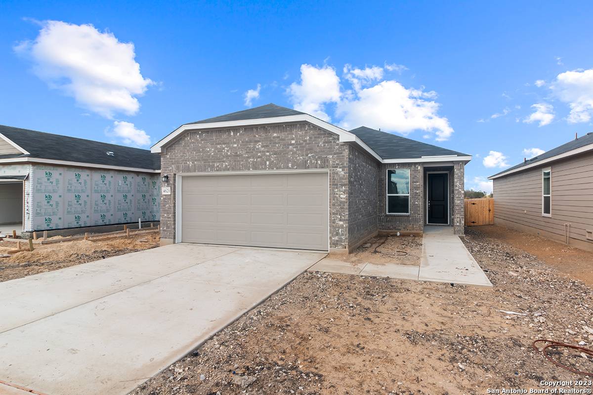 Von Ormy, TX 78073,4623 NIGHTSTAR DR