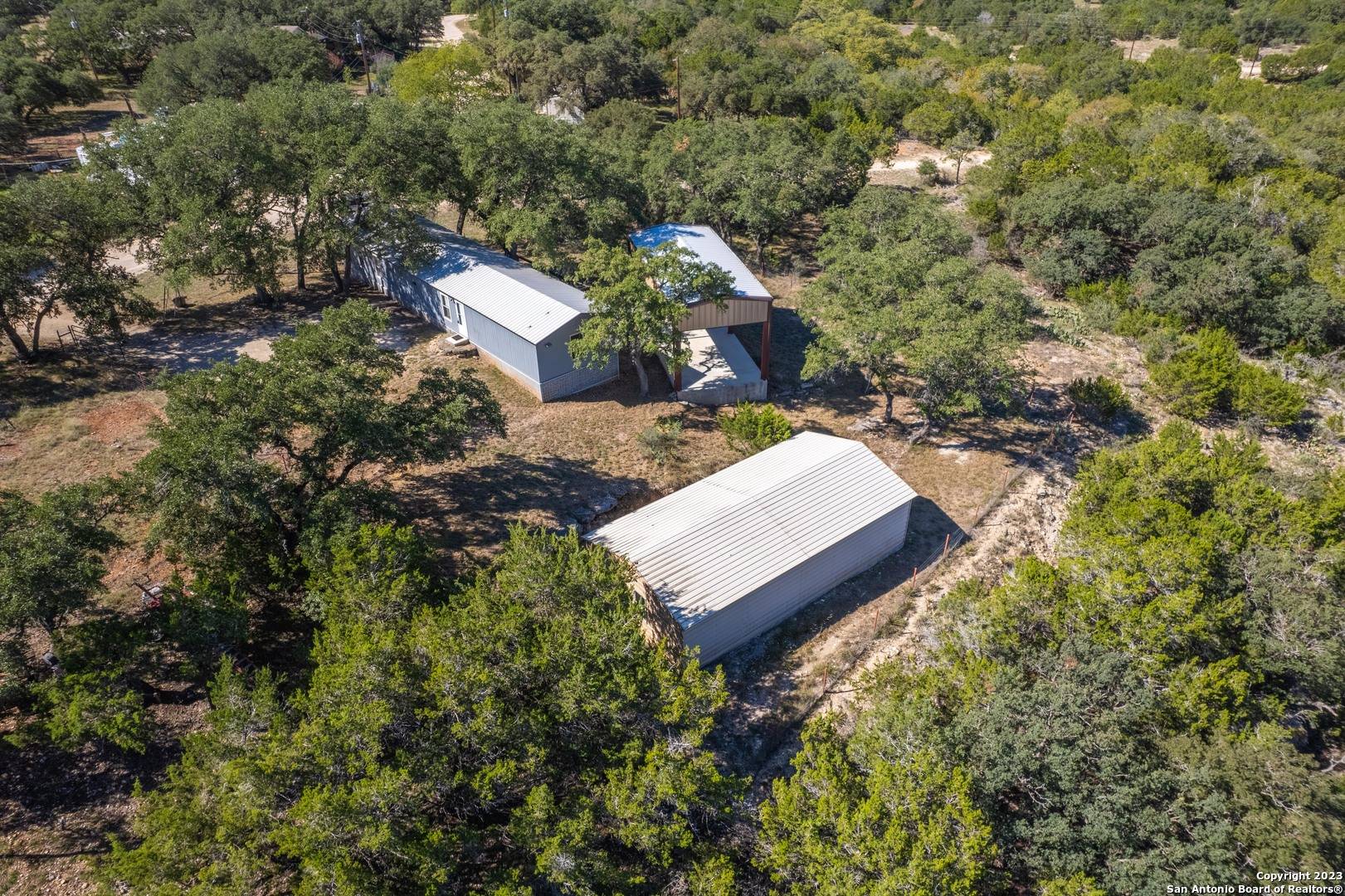 Bandera, TX 78003-3835,102 LAKESHORE CIR