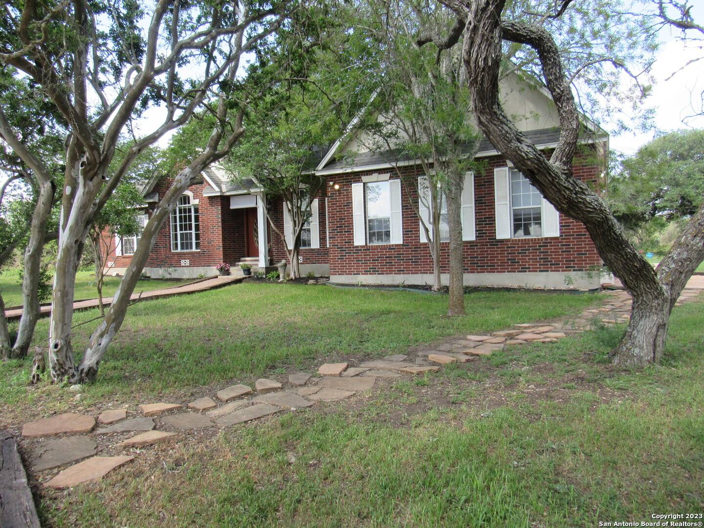 Hondo, TX 78861,263 County Road 4643