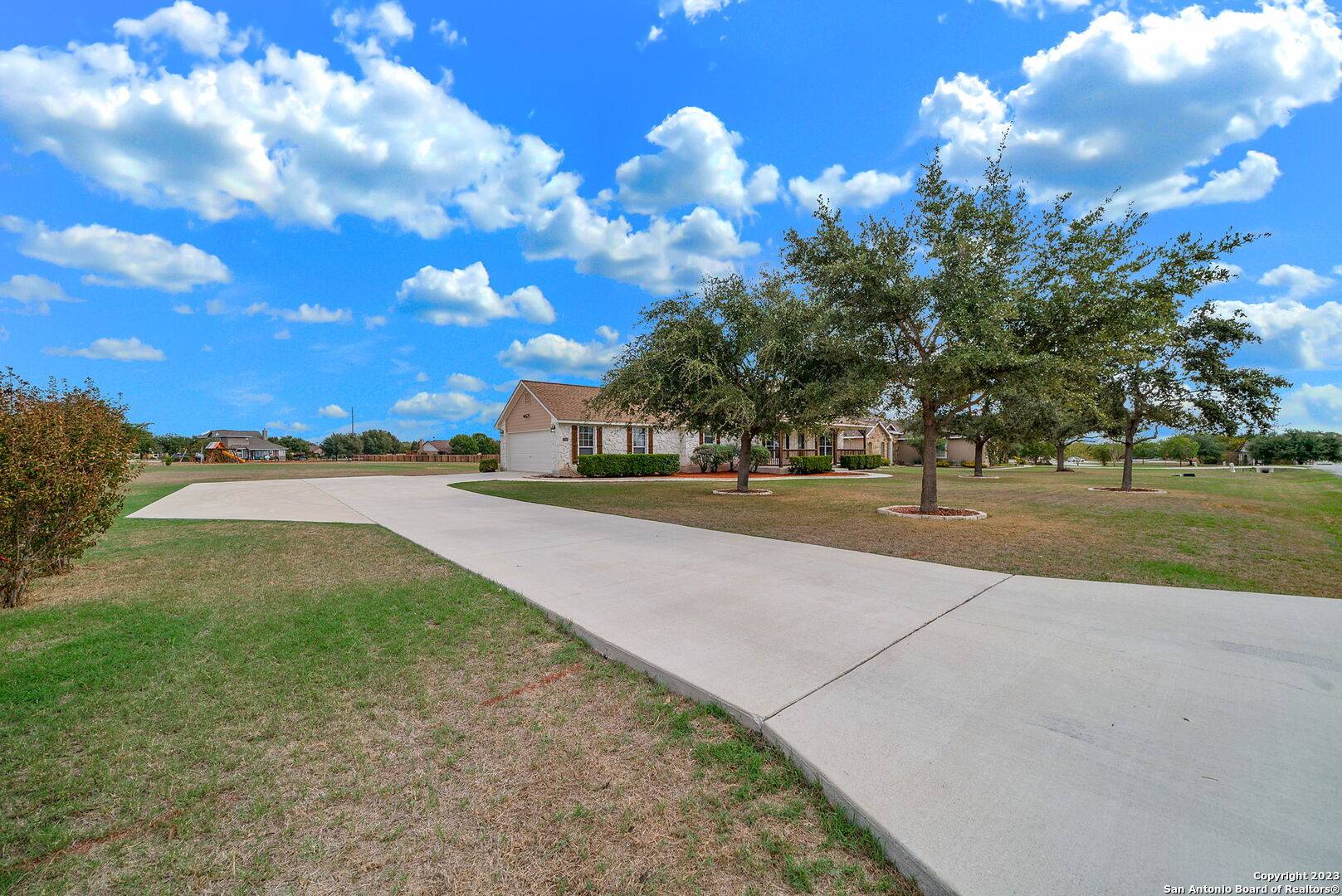 Lytle, TX 78052,15819 Lake Breeze Dr