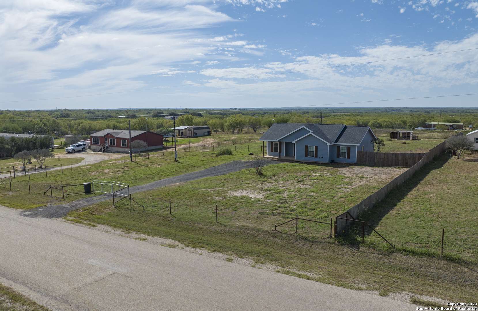 Moore, TX 78057,143 CR 2665