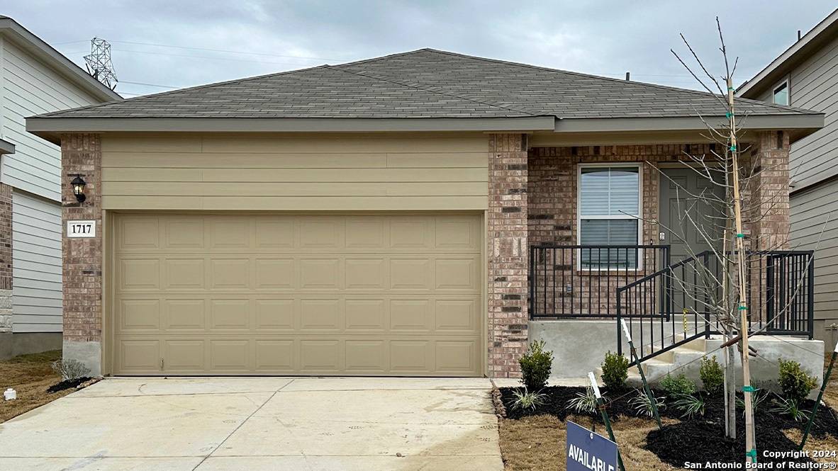 New Braunfels, TX 78130,1717 Champagne Oak