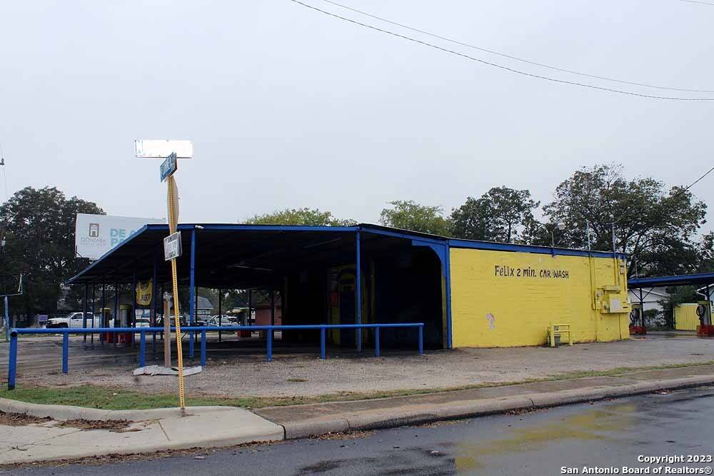 San Antonio, TX 78207-3828,2203 COMMERCE ST