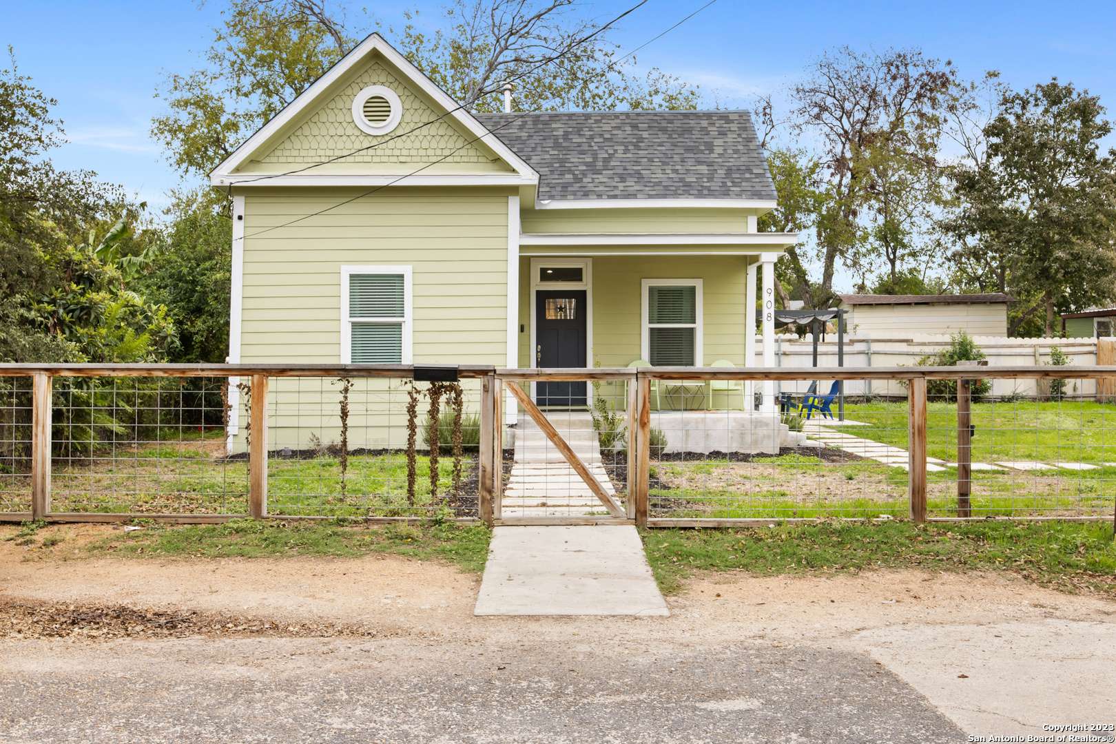 San Antonio, TX 78210-2024,908 DREISS ST