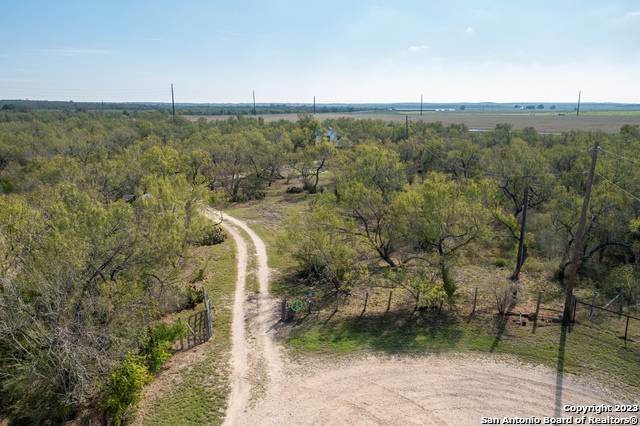 Hondo, TX 78861-5638,224 COUNTY ROAD 4581