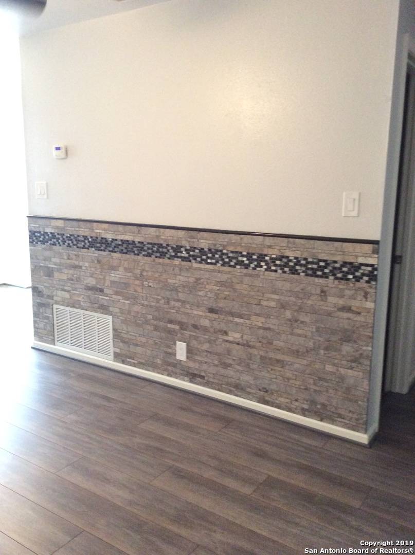 San Antonio, TX 78217,10549 Starcrest Dr UNIT UPPER