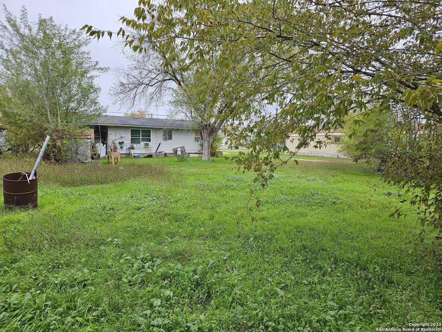 Marion, TX 78124,215 Schulz St