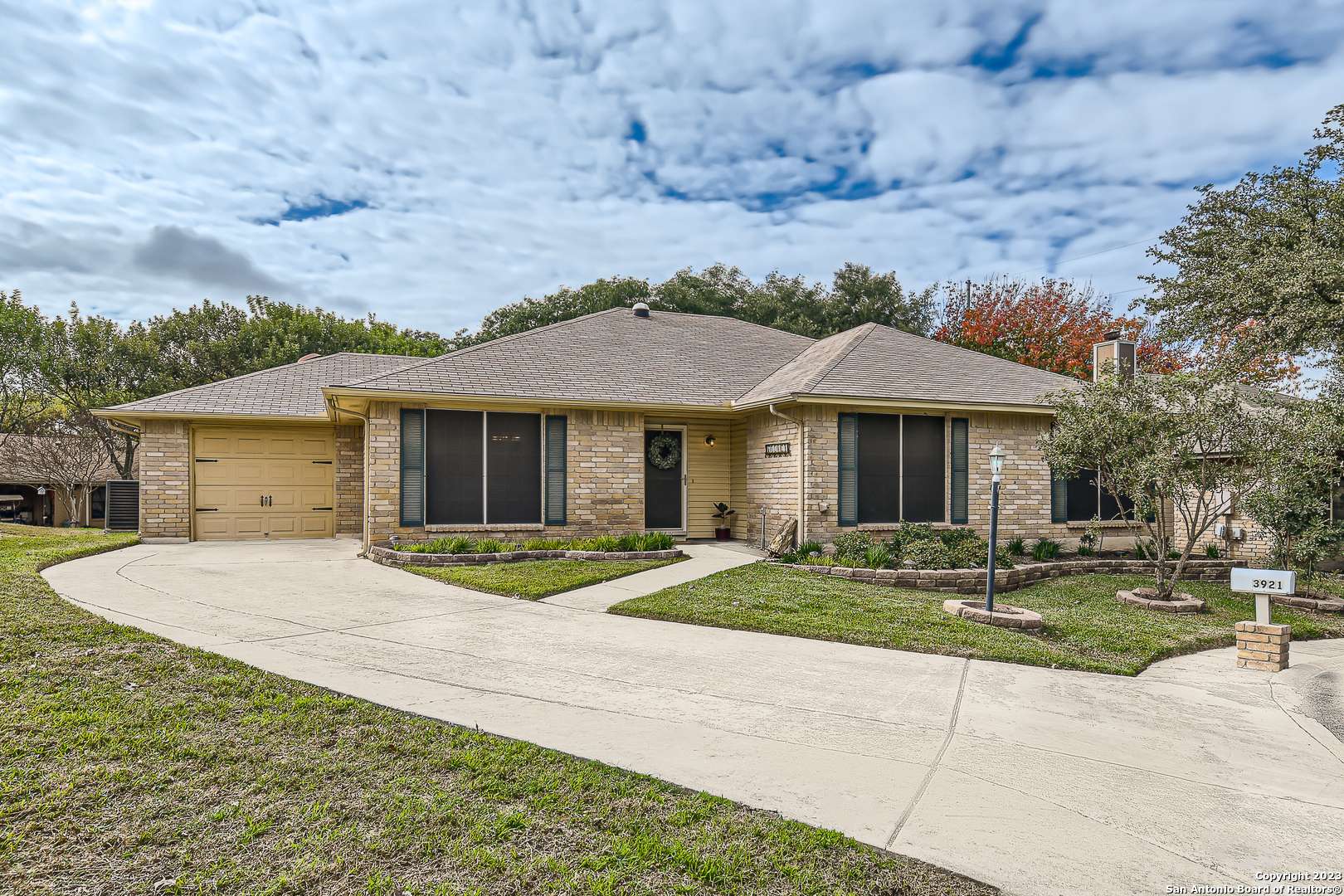 Schertz, TX 78108-2224,3921 PECAN CT