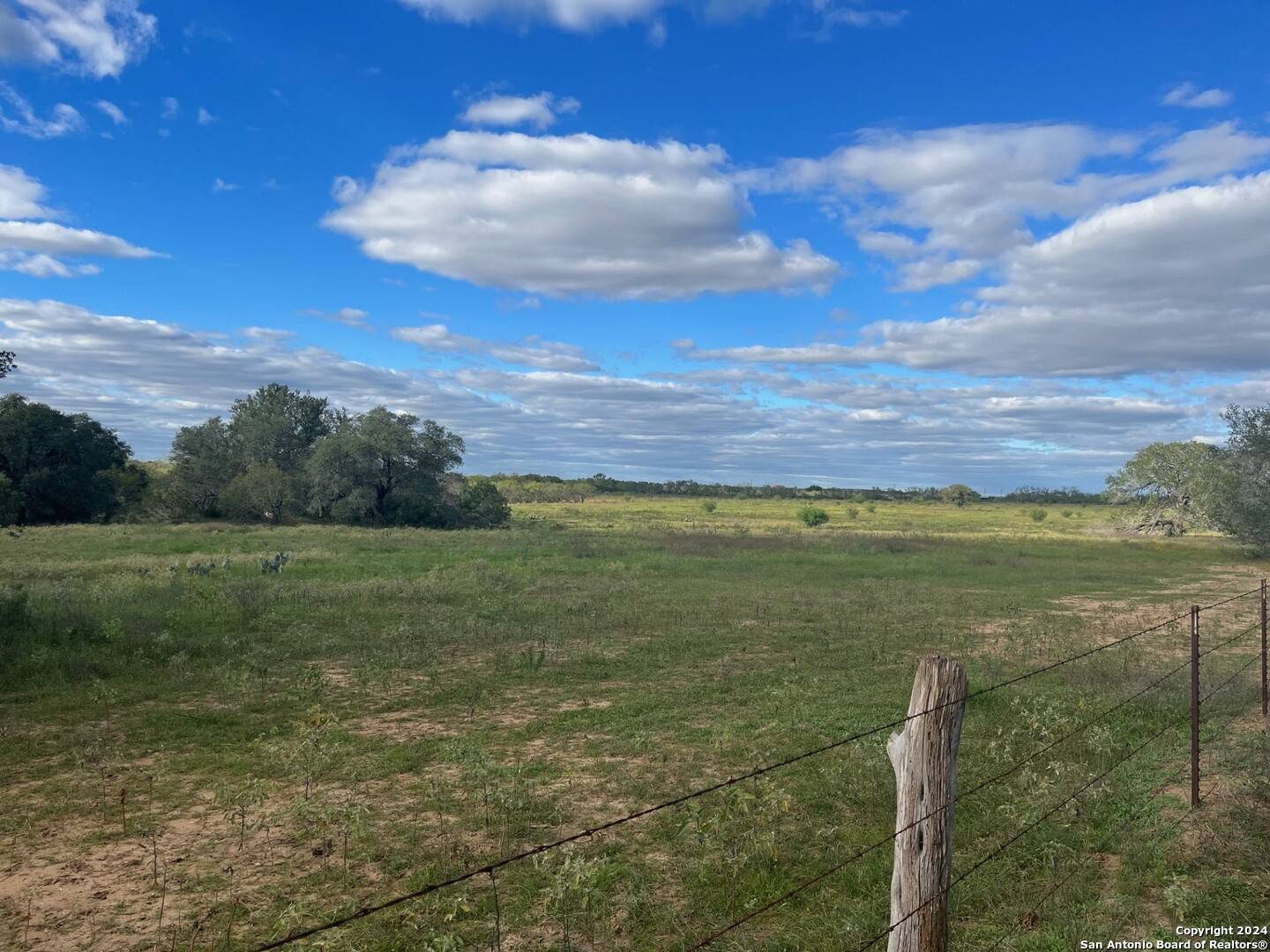 Poteet, TX 78065,428 HORTON RD