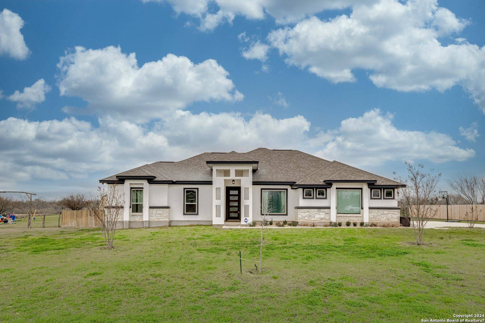 Floresville, TX 78114,197 GENTLE BREEZE