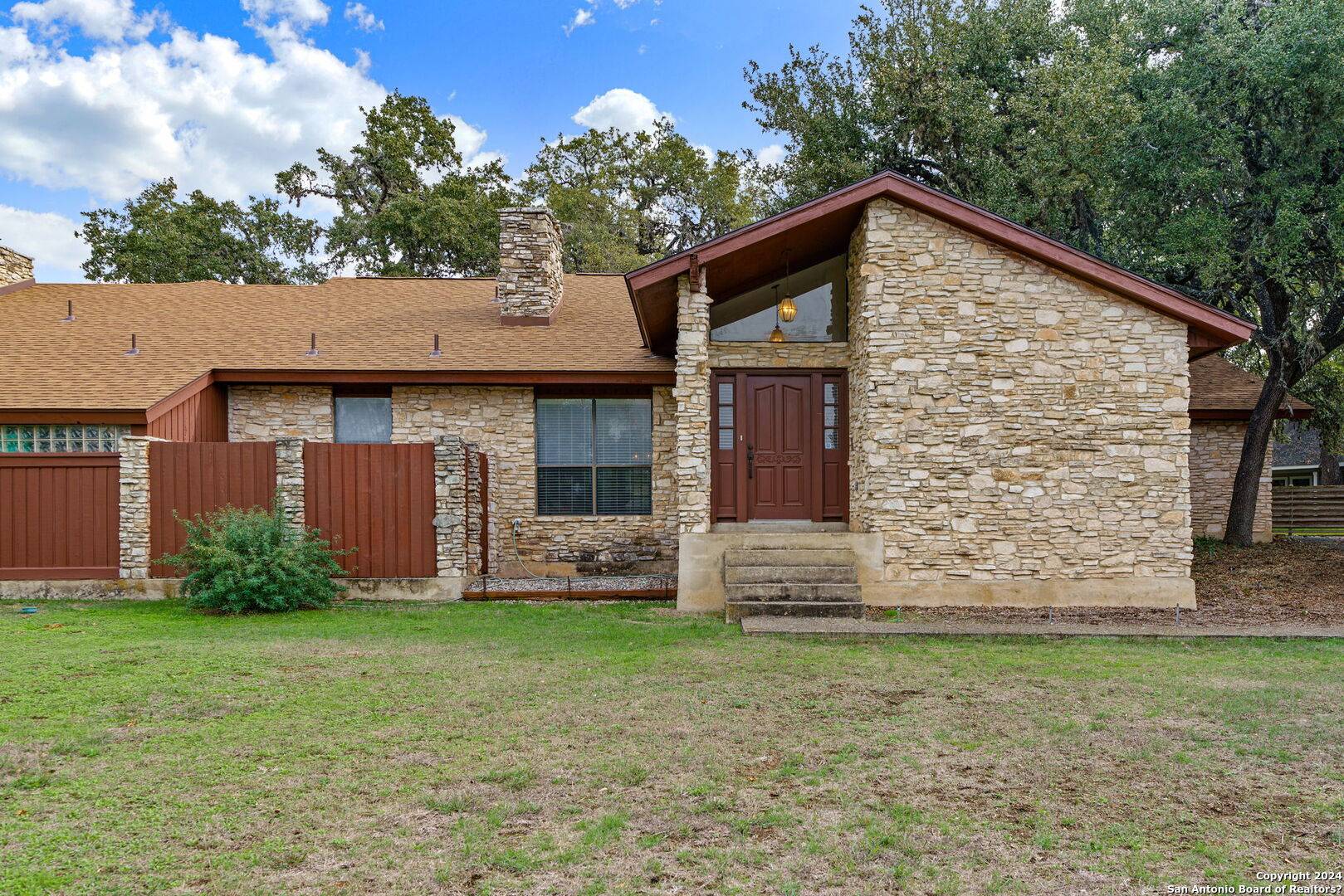 Boerne, TX 78015-4531,29730 SADDLEBACK CIR