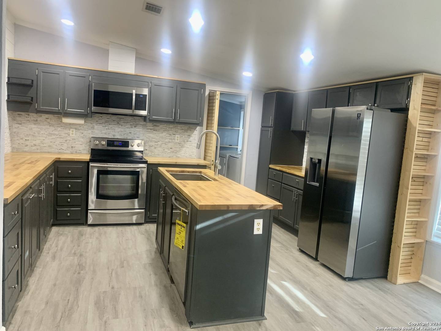 Castroville, TX 78009,113 County Road 5631