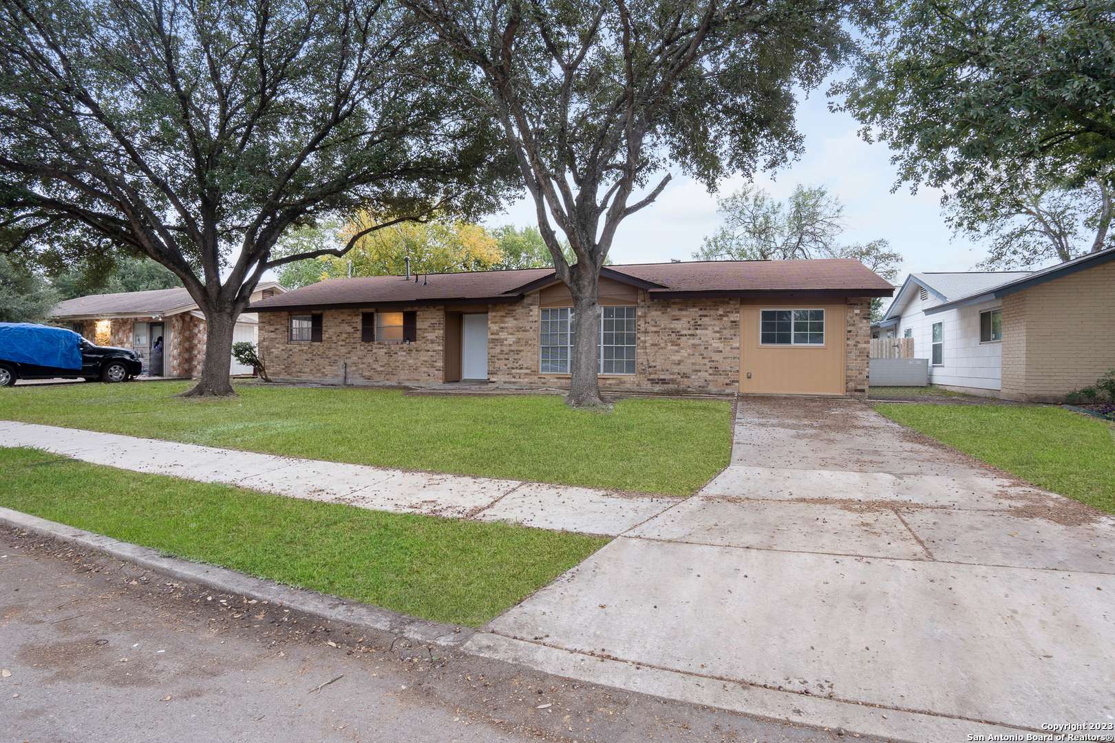 San Antonio, TX 78218,5102 Village Row