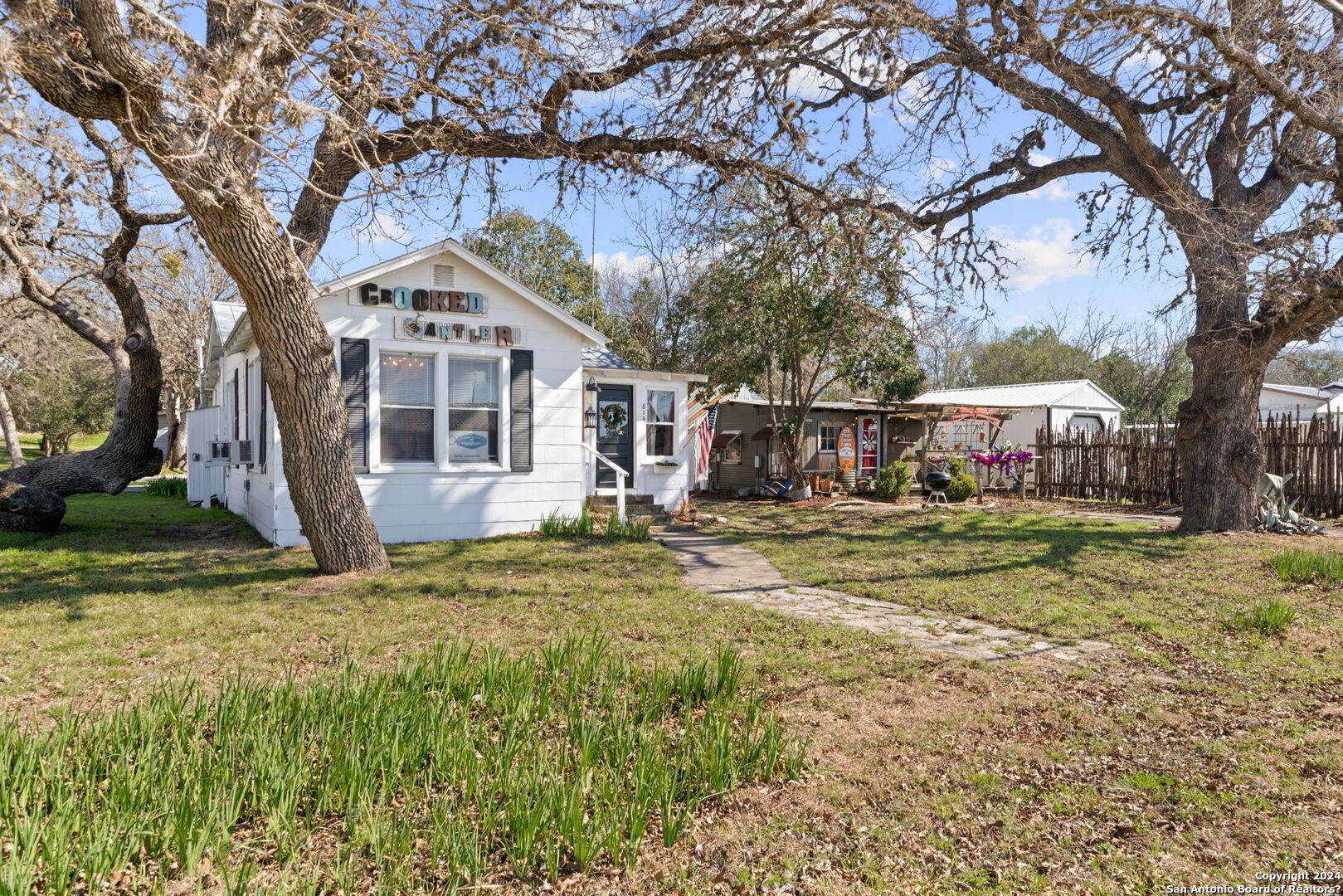 Bandera, TX 78003,814 12th St