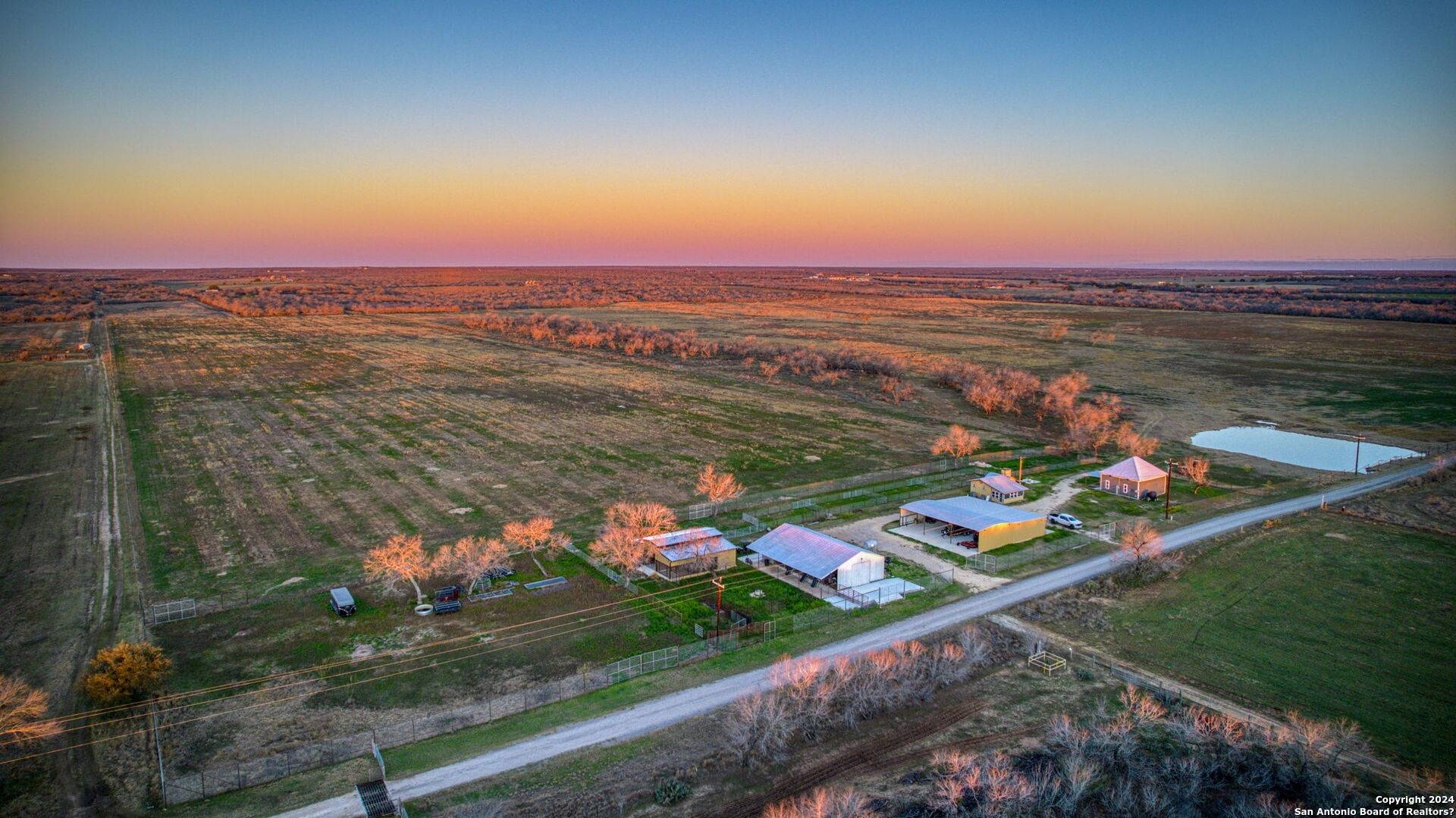 Jourdanton, TX 78026,6870 CR 329