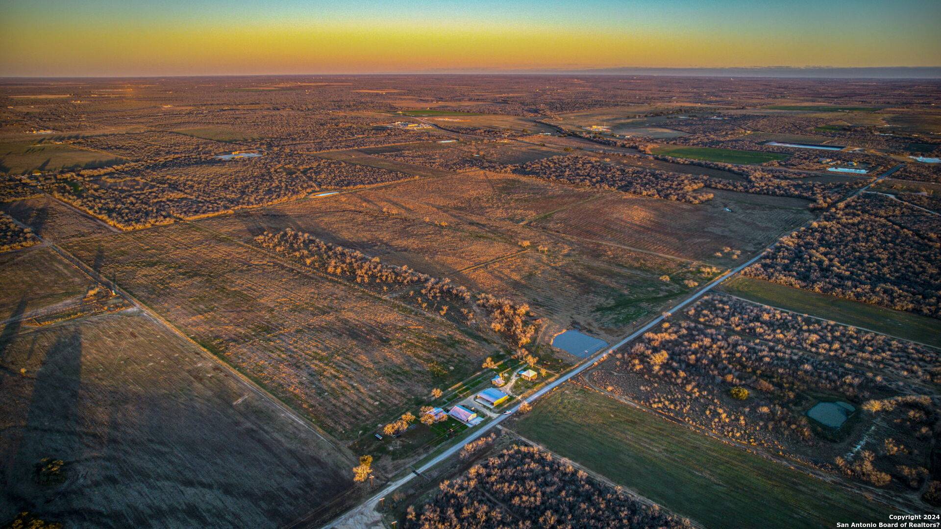 Jourdanton, TX 78026,6870 CR 329