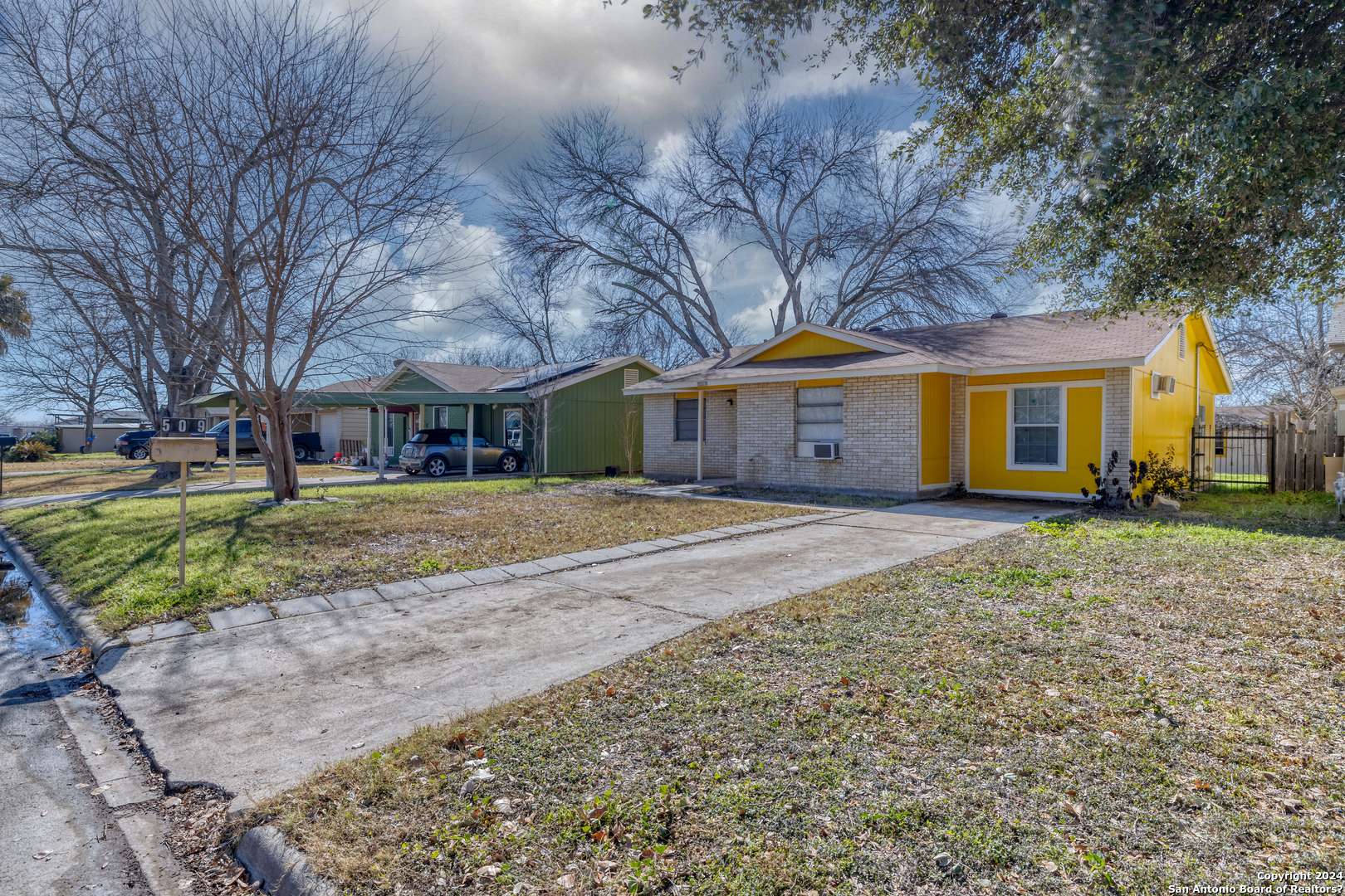 Uvalde, TX 78801,509 PEREZ ST