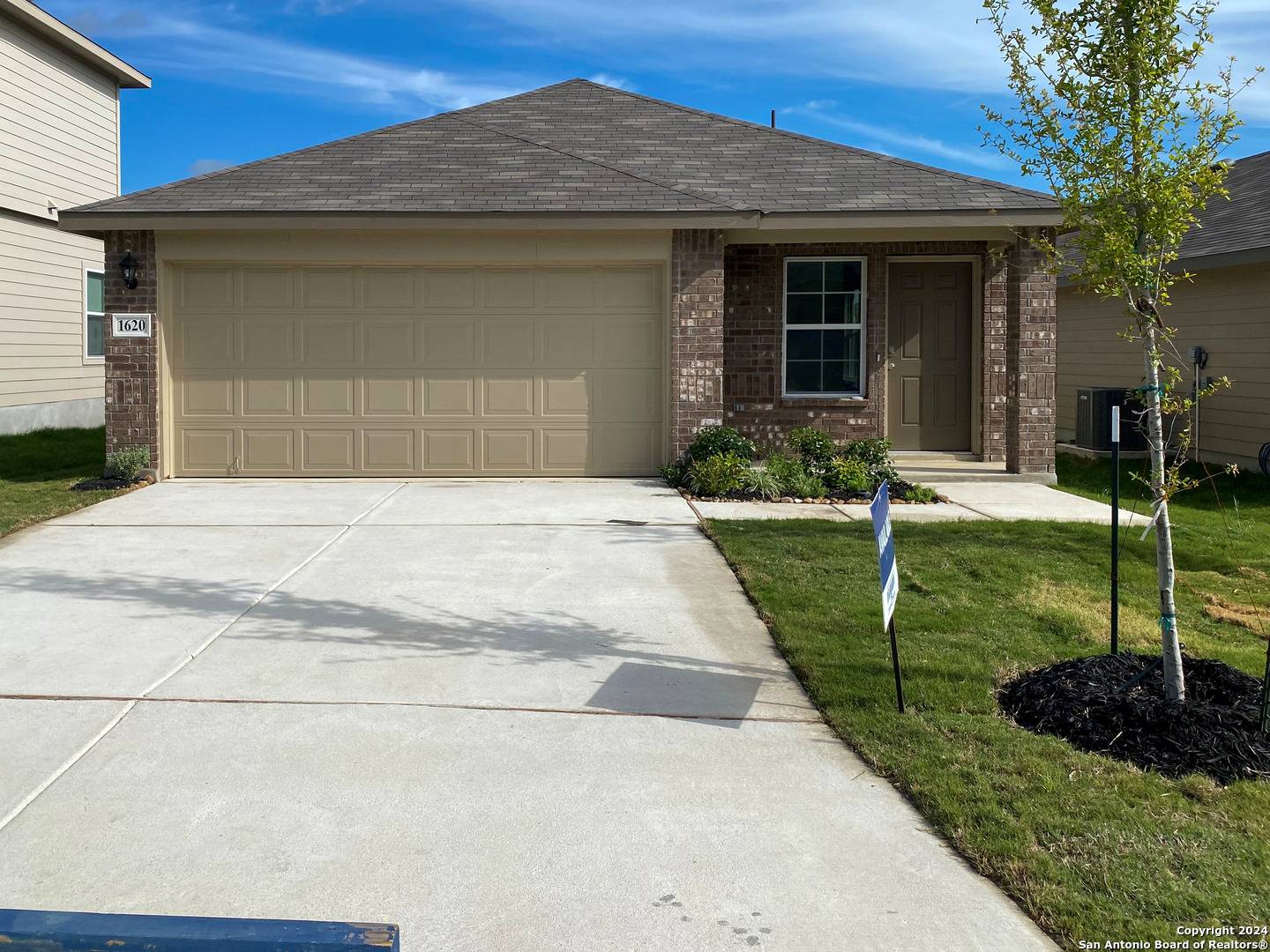 New Braunfels, TX 78130,1620 Champagne Oak