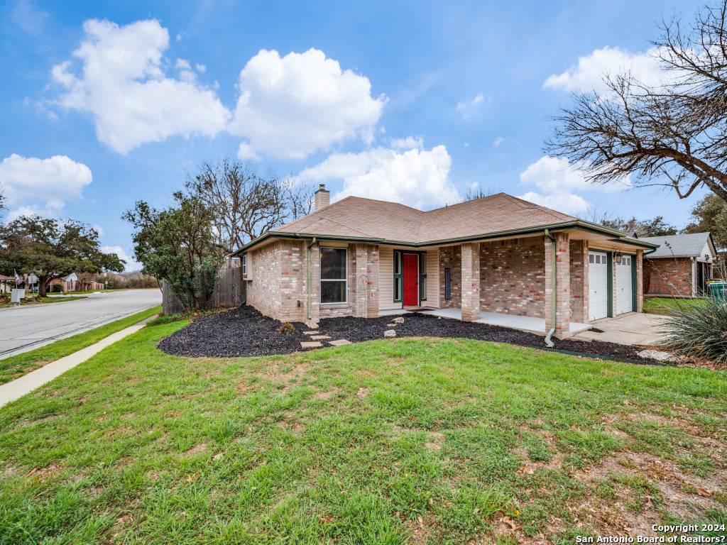 Live Oak, TX 78233-4385,8116 FOREST DAWN